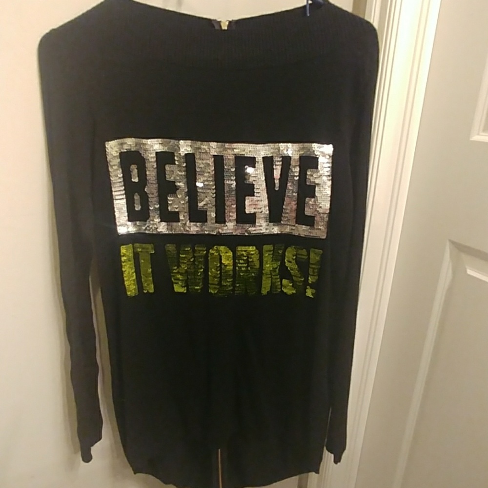 It works brand sweater size medium